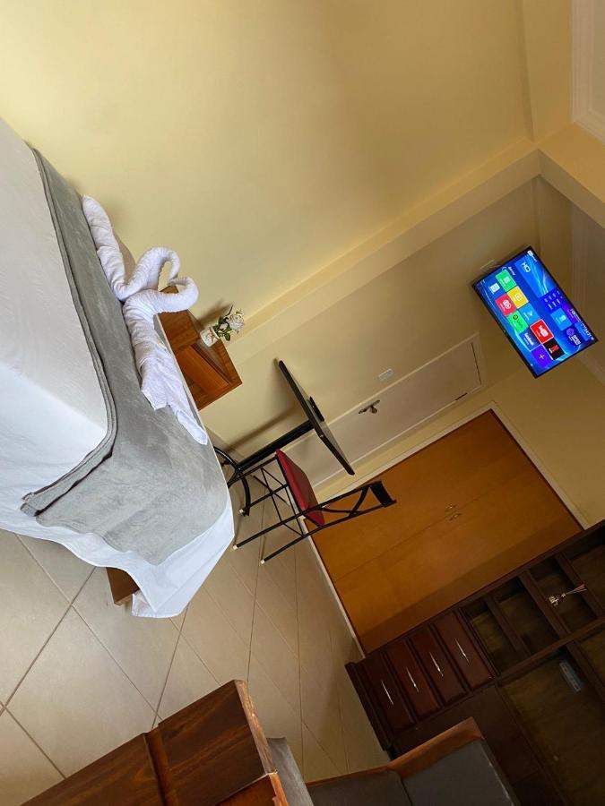 Hotel Cascata Capelinha エクステリア 写真